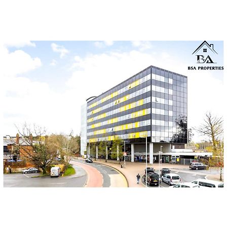 בראקנל City Centre Apartment Close To Ascot & Legoland Sleep Upto 4 Guests - Parking On Request! מראה חיצוני תמונה