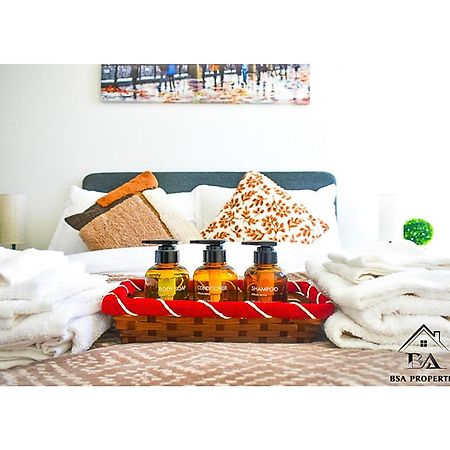 בראקנל City Centre Apartment Close To Ascot & Legoland Sleep Upto 4 Guests - Parking On Request! מראה חיצוני תמונה