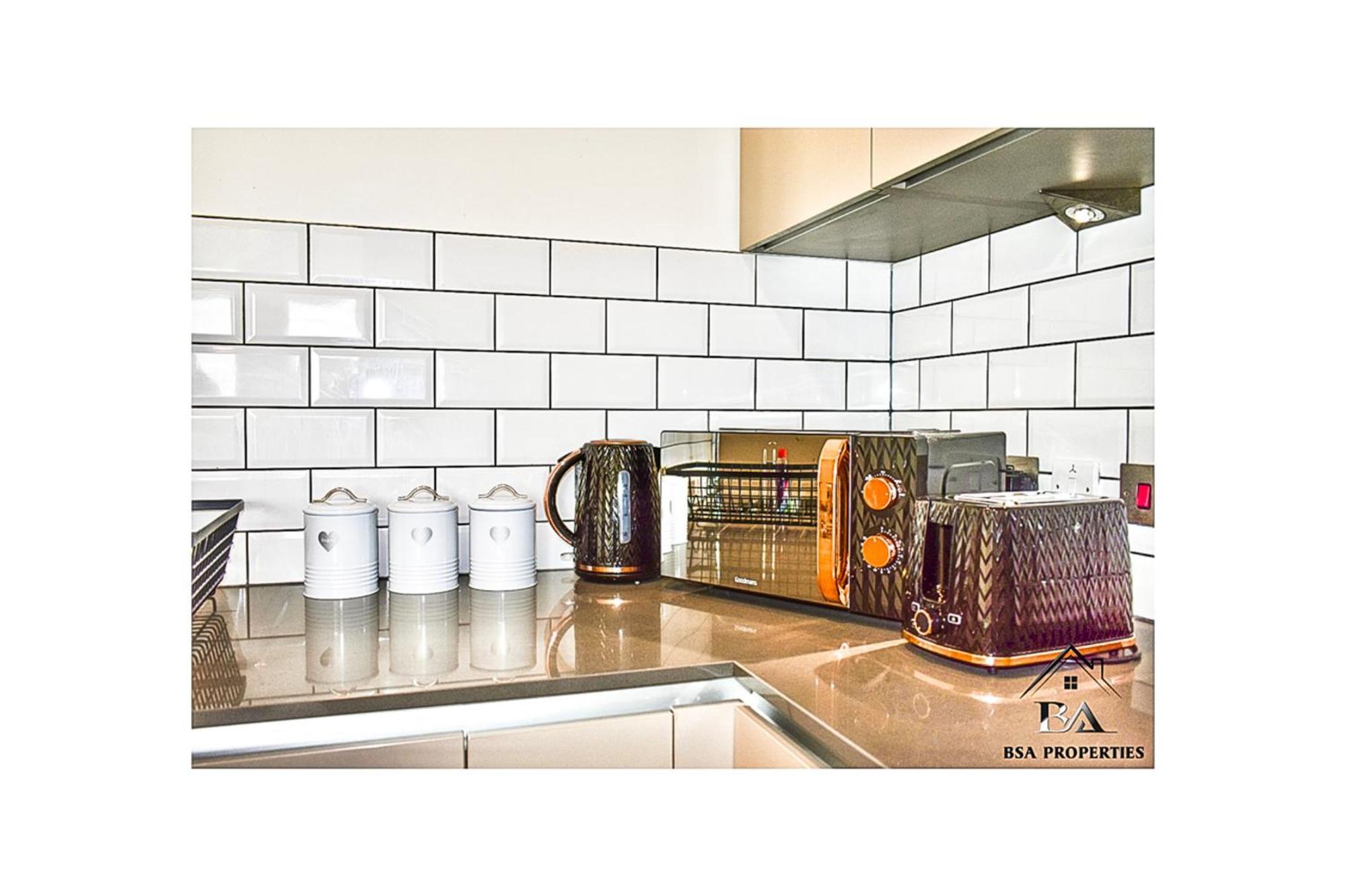 בראקנל City Centre Apartment Close To Ascot & Legoland Sleep Upto 4 Guests - Parking On Request! מראה חיצוני תמונה